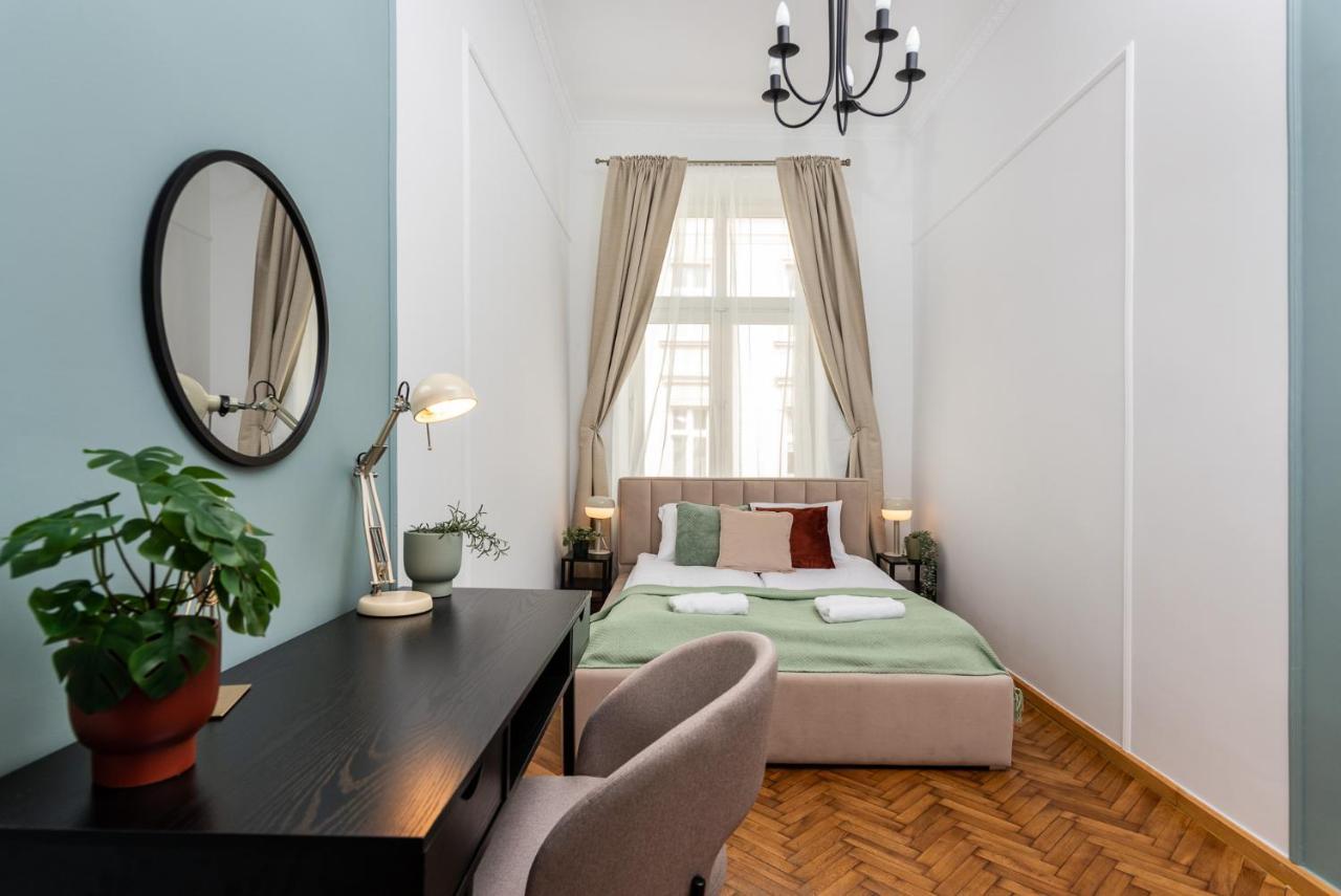 Classy Old Town Apartment - By Upstairs Krasków Eksteriør bilde